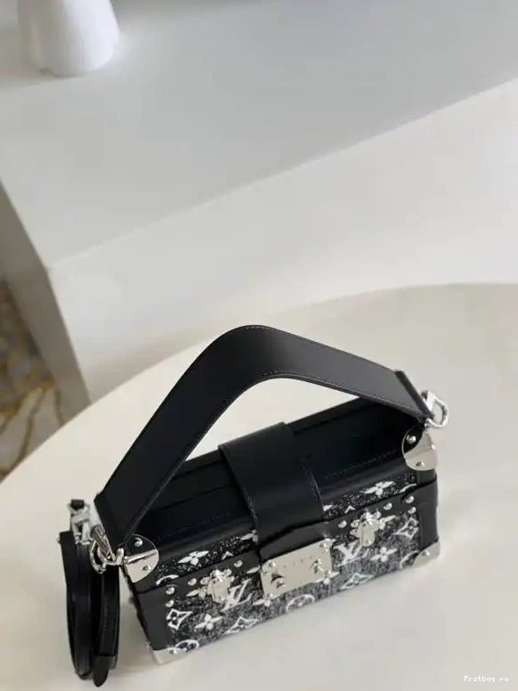 First bag ru LOUIS VUITTON MALLE PETITE 0616